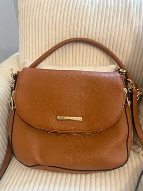 DOWNTOWN CROSSBODY Cognac